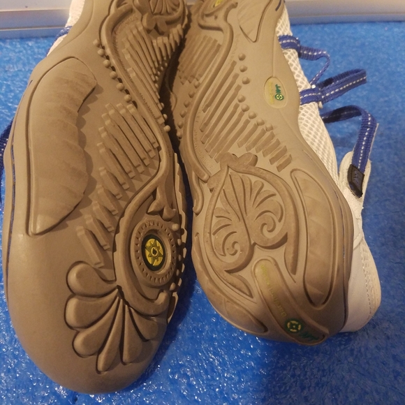 Jeep-41 shoes size 9 womens - Picture 3 of 3